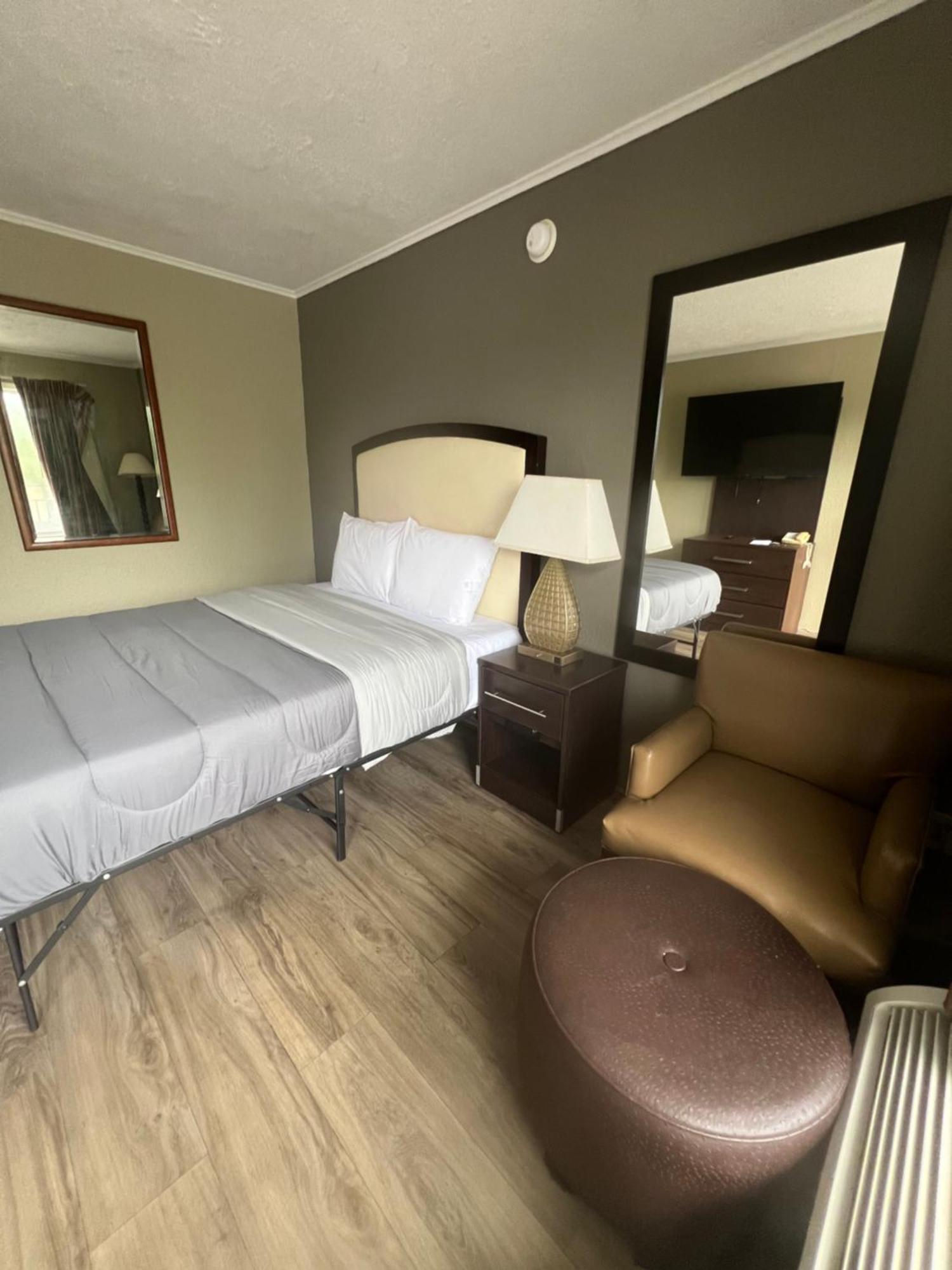 Travel Inn キンクズポート エクステリア 写真